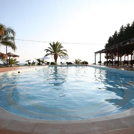 Iria Beach Отель