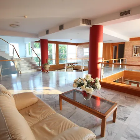 מלון Iria Beach איריה