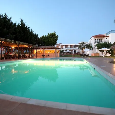 מלון Iria Beach 3*