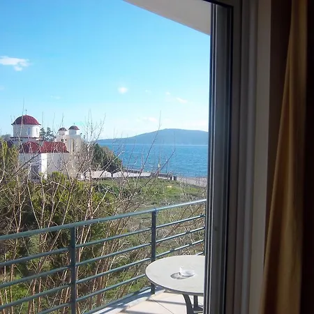 Iria Beach מלון 3*