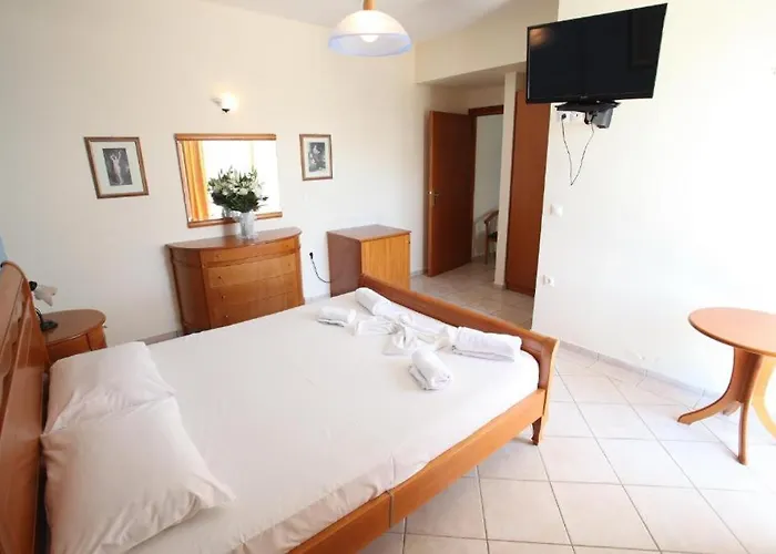 Iria Beach Ξενοδοχείο 3*