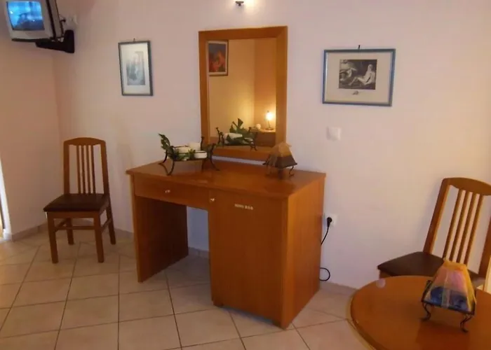 Ξενοδοχείο Iria Beach 3*